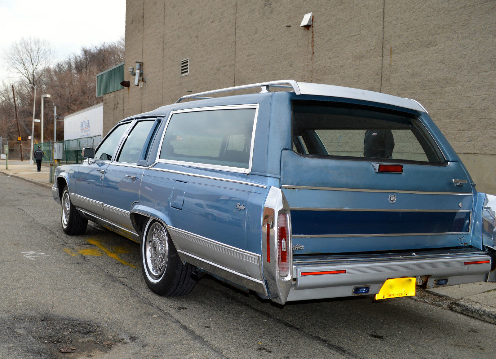 1990 Cadillac Fleetwood Brougham station wagon