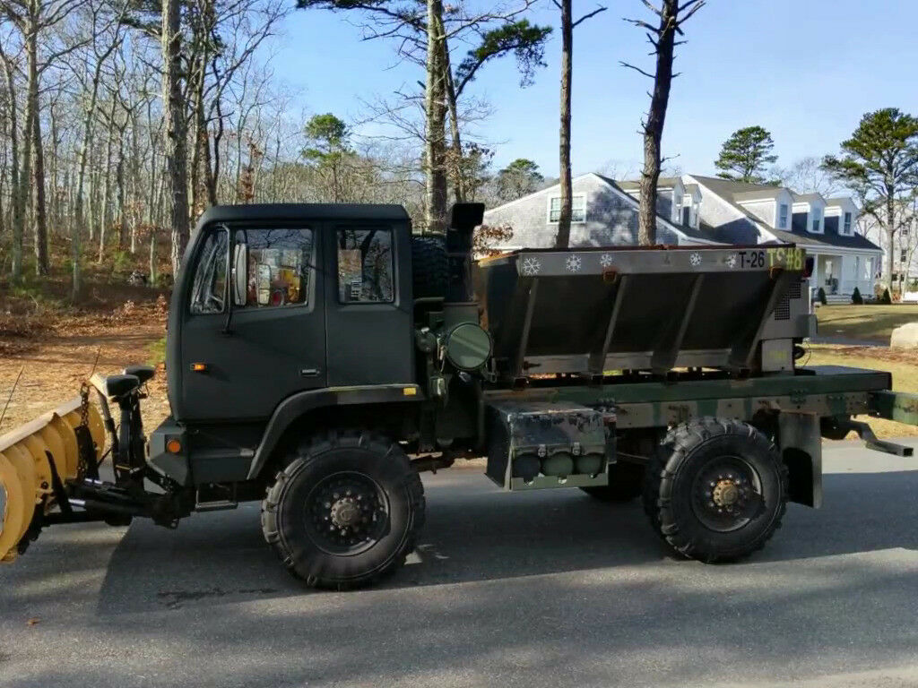 M1078 Plow and Sander Combo snow military caterpillar