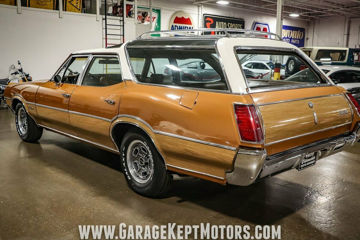 1972 Oldsmobile Vista Cruiser Wagon Is Incredible Happy