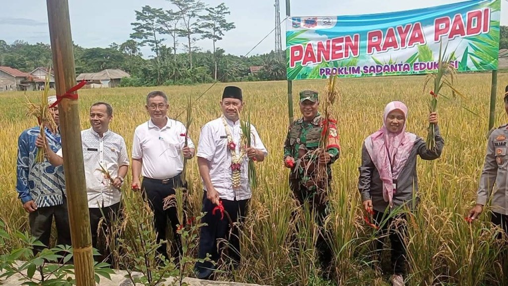 Panen Raya Warnai Festival Sadanta Edukasi 2025 di Cikeusal Panen Raya Warnai Festival Sadanta Edukasi 2025 di Cikeusal