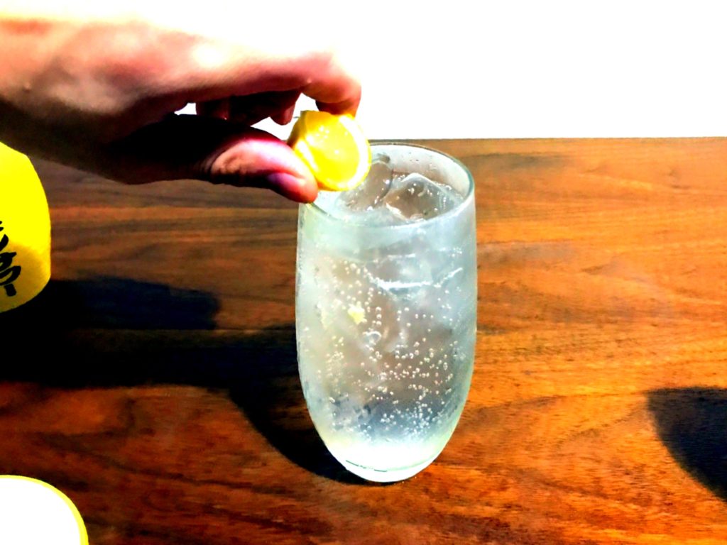 美味しいレモンサワーの作り方 レモンサワーの素VS焼酎とレモン オンライン.BAR