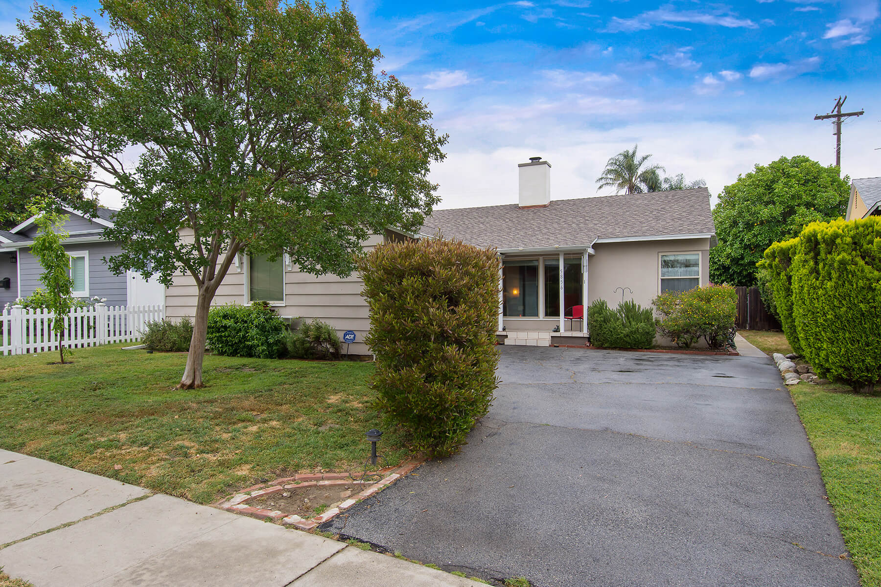 5856 Buffalo Ave. Valley Glen, CA 91401 The Barasch Group