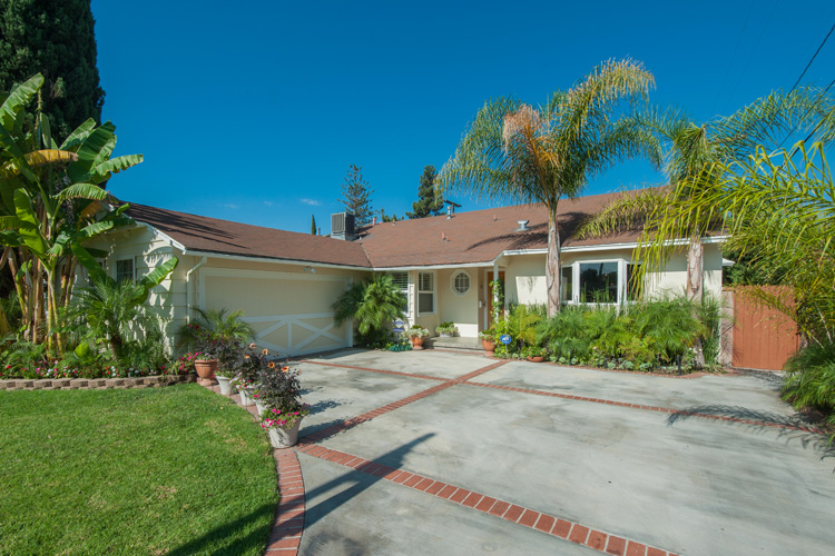 5911 Goodland Ave., Valley Glen, CA 91607 The Barasch Group