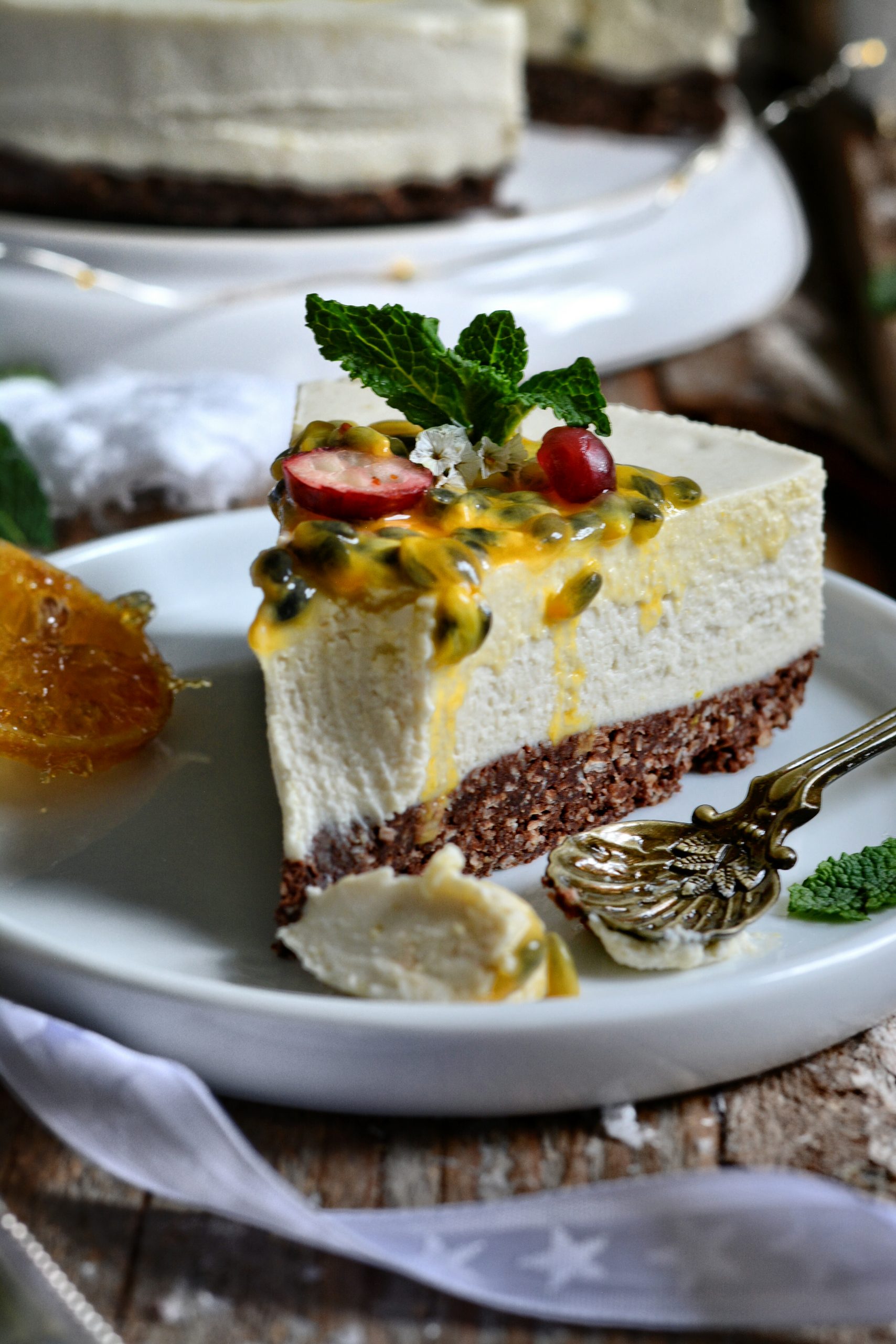 Cheesecake Végétalien aux Fruits de la Passion et Chocolat