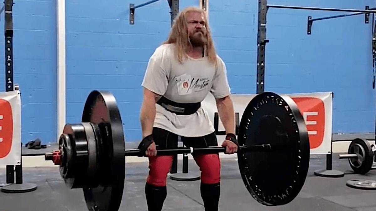 Strongman Gabriel Peña Sets New Axle Deadlift World Record of 500