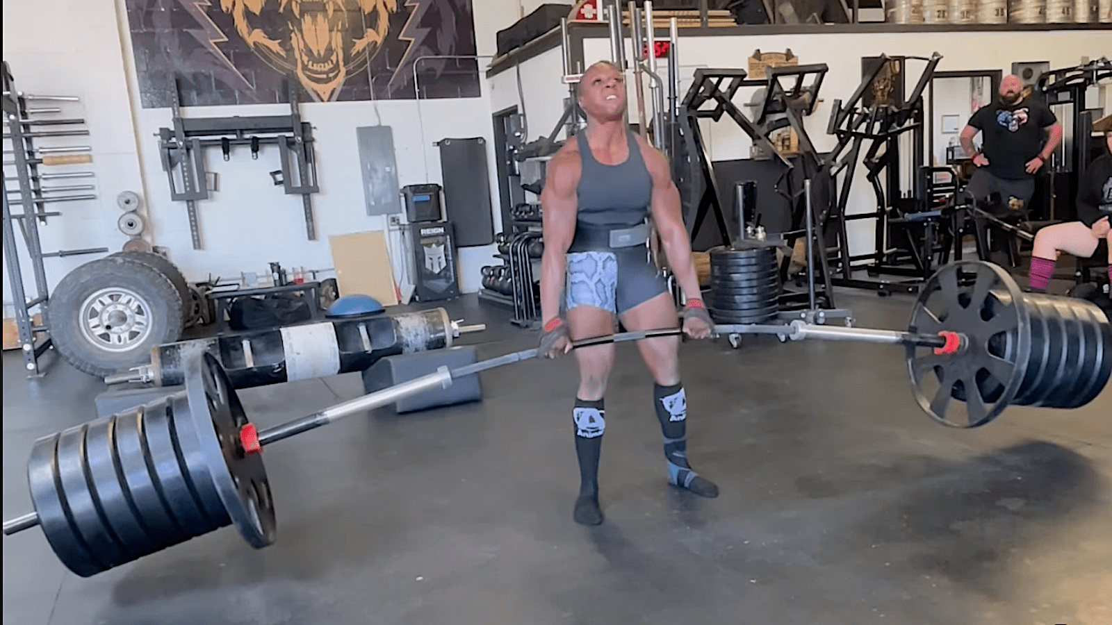 Strongwoman Nadia Stowers Hits Massive 690Pound Long Bar Deadlift PR BarBend