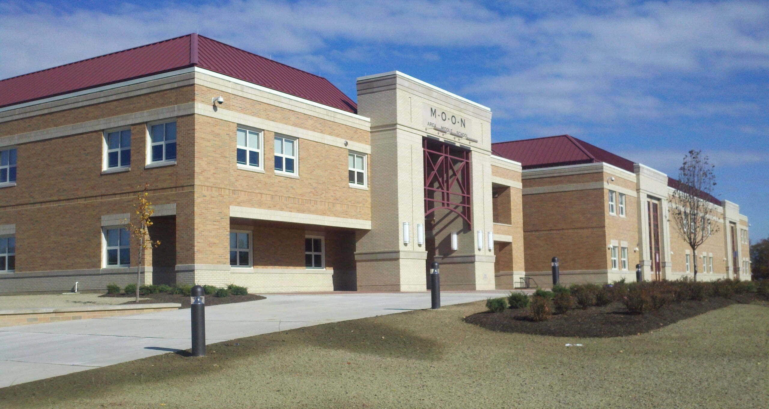 Moon Area School District Moon Area High School to Middle School