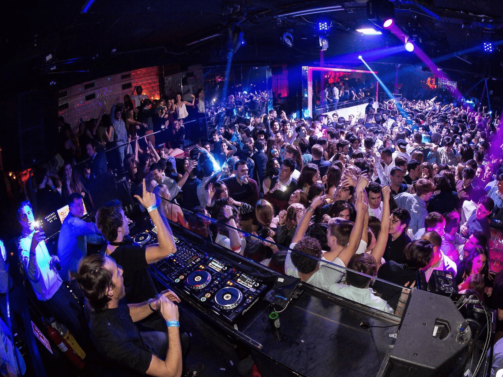 The Timeline of a Night Out in Barcelona Nightlife in Barcelona