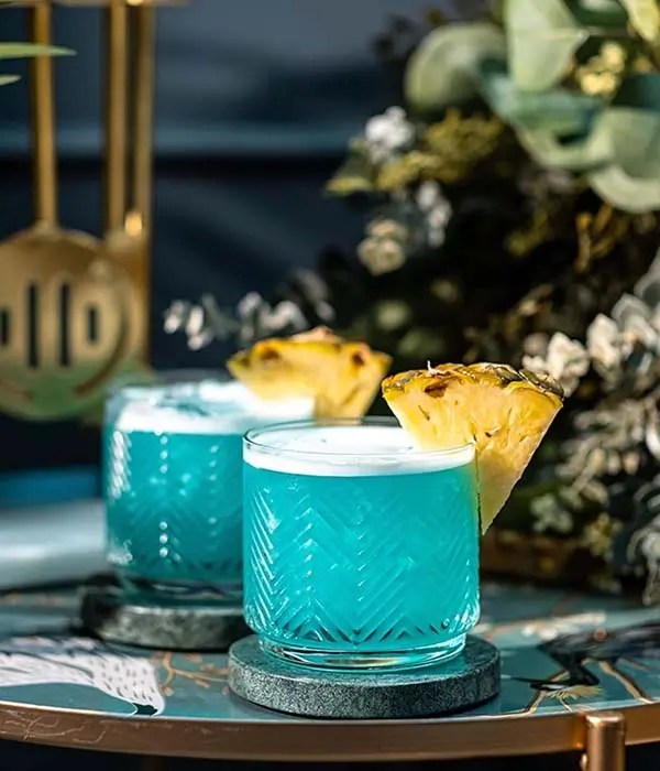 Opskrift på Blue Lagoon — BareénCocktail