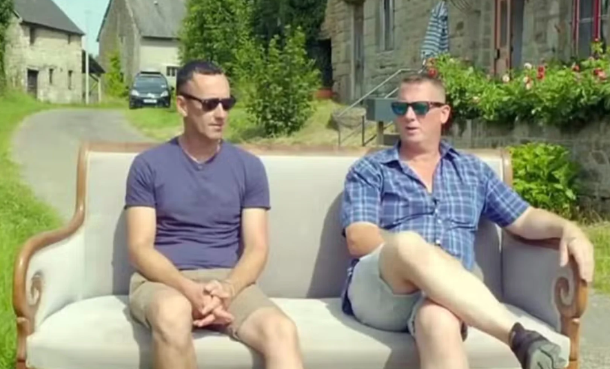 Two Englishmen buy an entire hamlet in Normandy for... 26,000 euros!