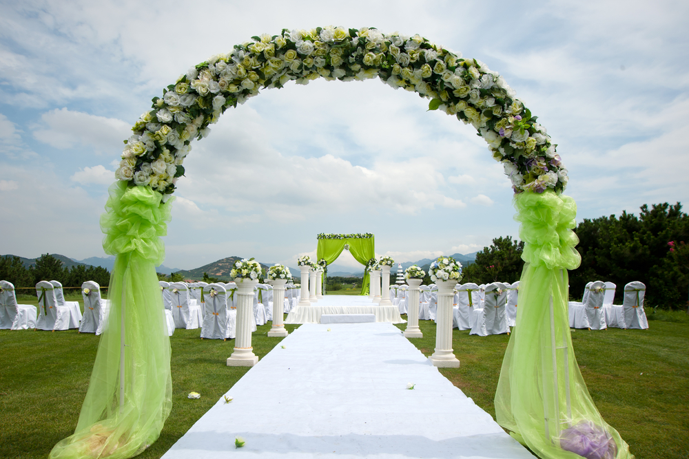 7 Ways to Save Money on Wedding Venues