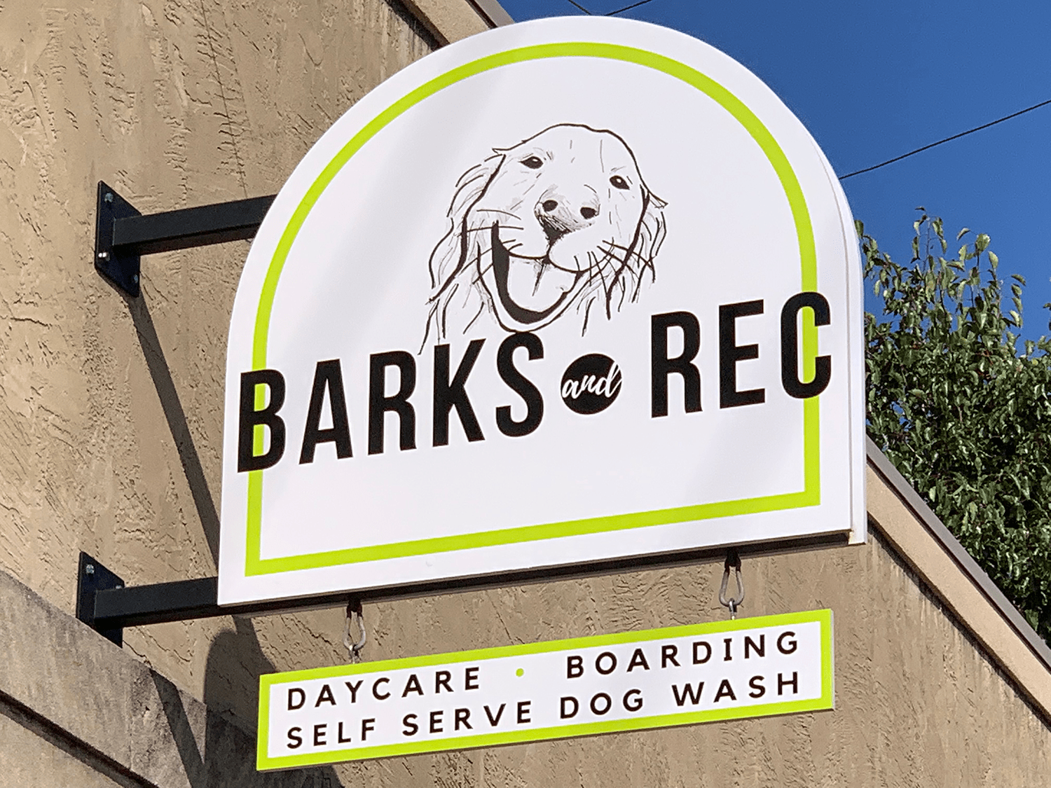 Barks and Rec Boarding, Daycare, Self Serve Dog Wash