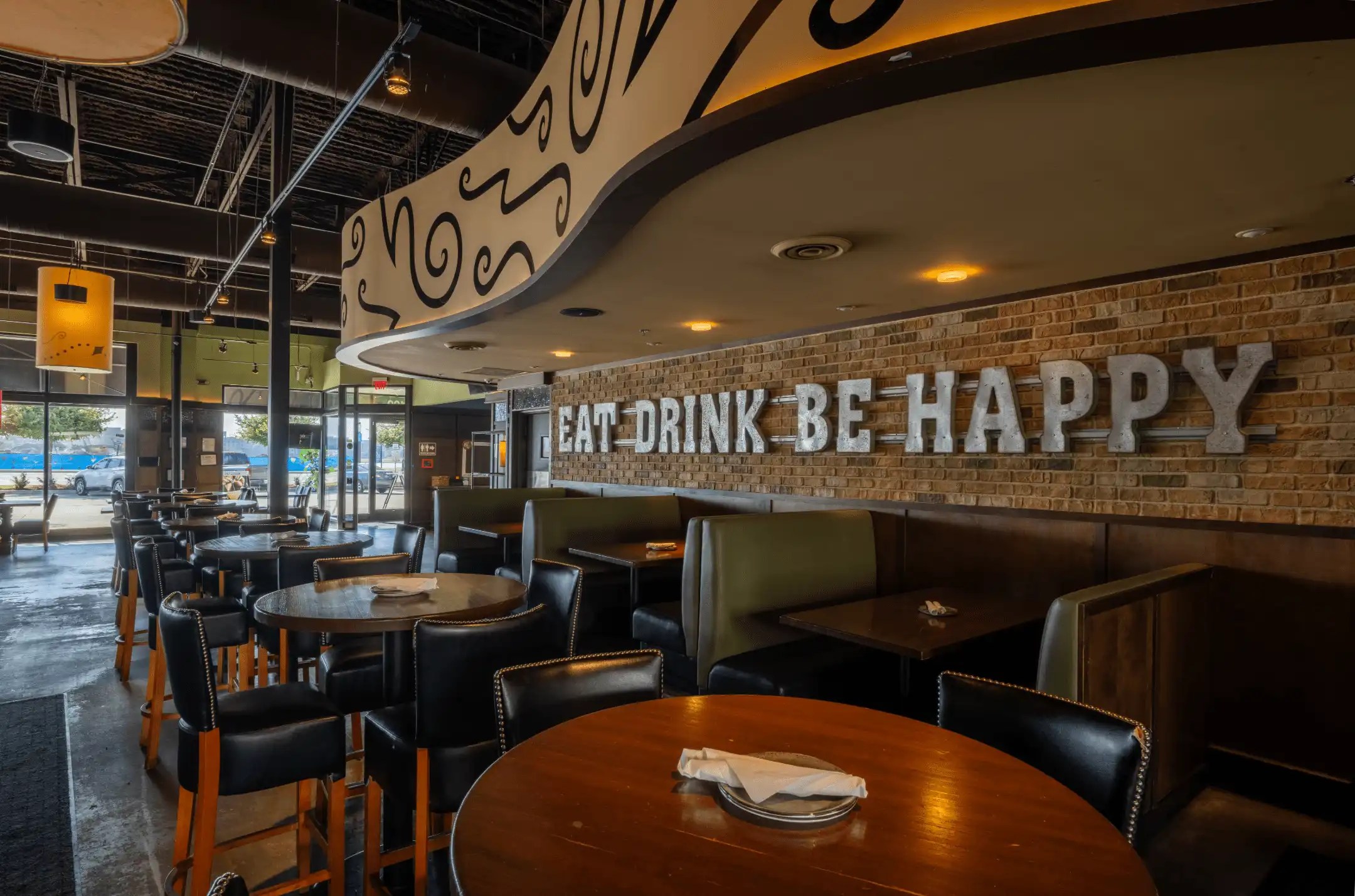 Planning a Perfect Date Night in Nashville - Bar Louie