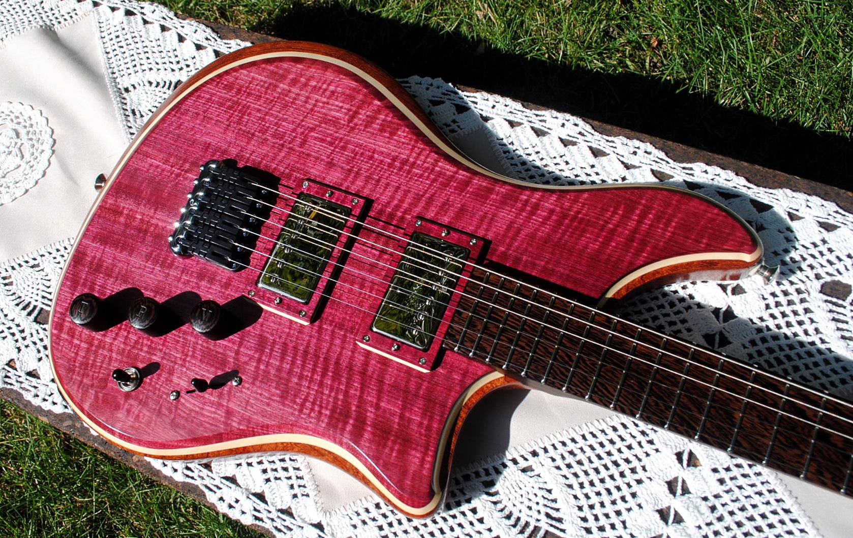 Handcrafted Boutique Electric Guitars, Rare and Exotic Tonewoods, USA