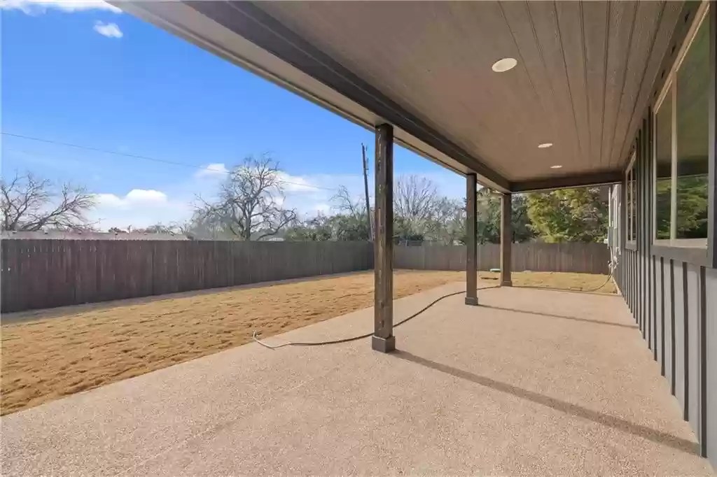 210 Pamela Ave, Chalk Bluff, TX 76705