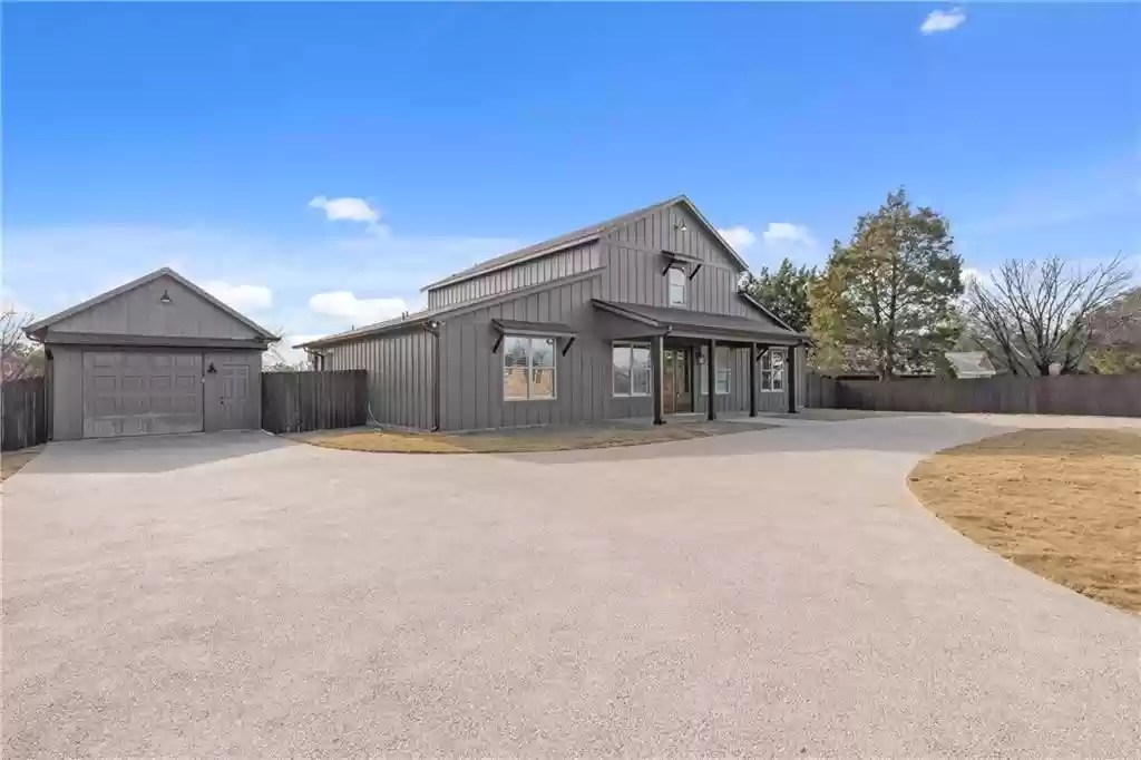 210 Pamela Ave, Chalk Bluff, TX 76705