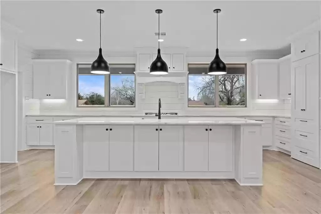 210 Pamela Ave, Chalk Bluff, TX 76705