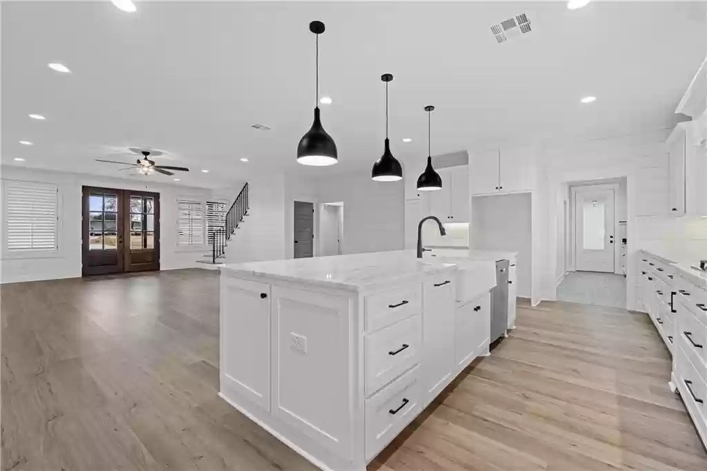 210 Pamela Ave, Chalk Bluff, TX 76705