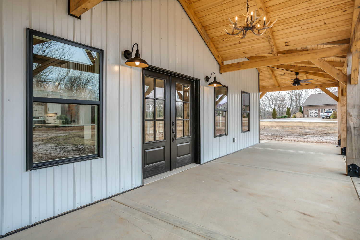 Spacious Tennessee Barndominium 2600 Sq Ft Living Space and a Huge Garage with Glass Door
