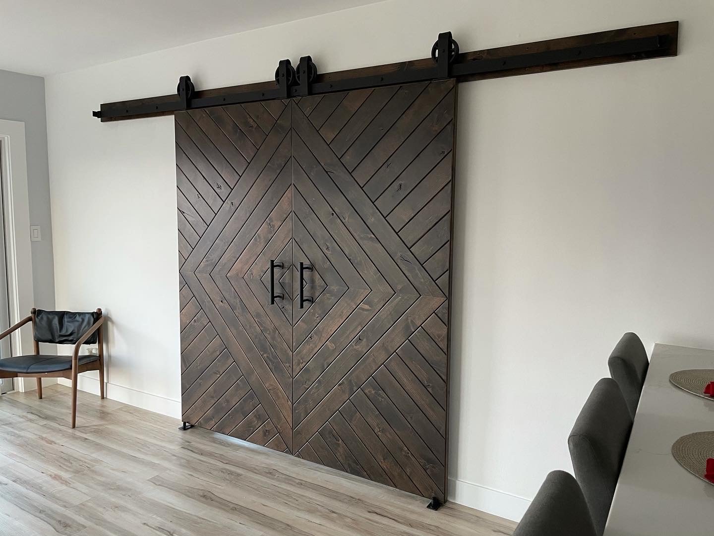 Sparrow Barn Doors, Classic Top Mount Hardware & Hanson Handles Barn