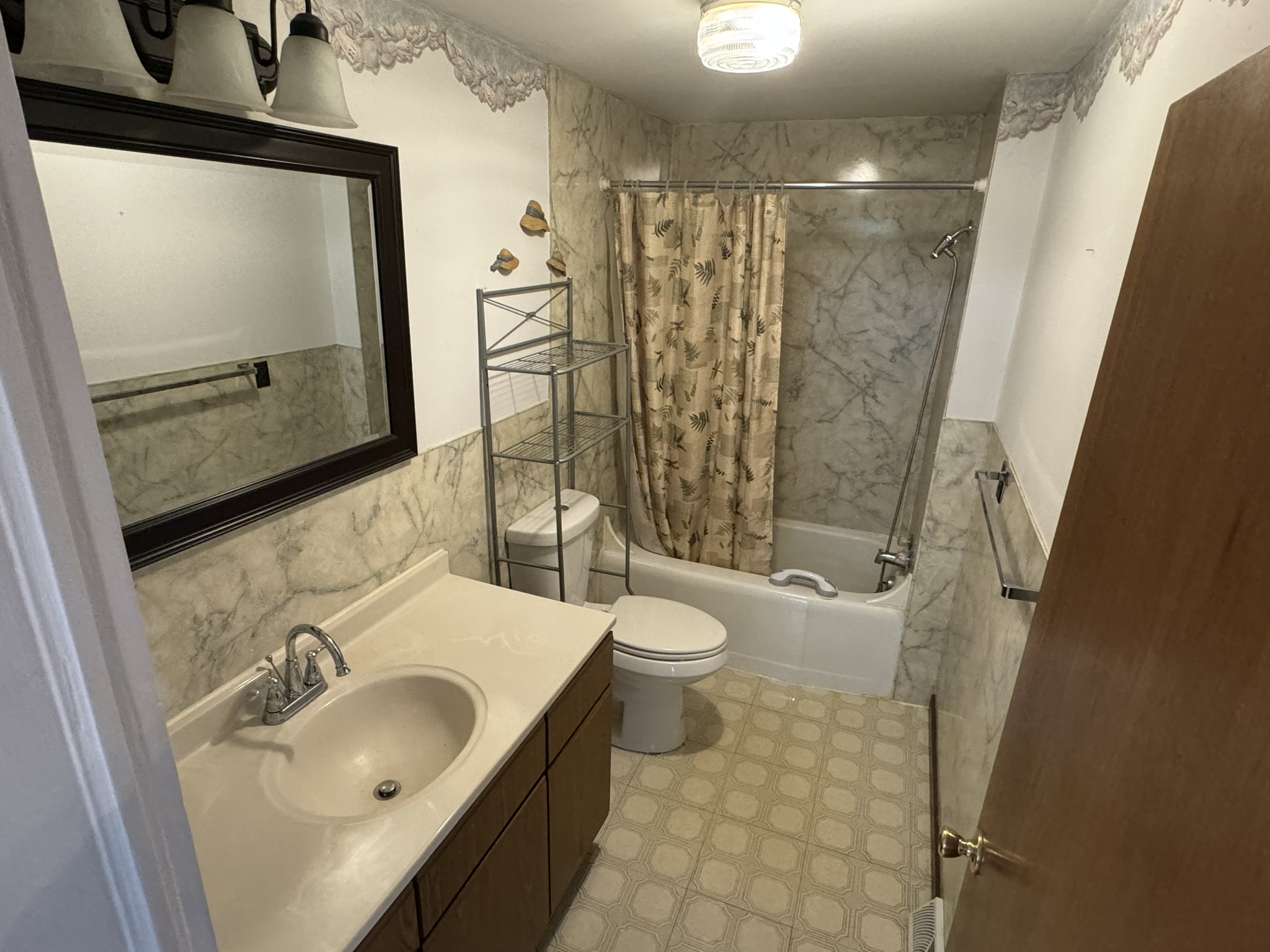 203 7th St. Mound City, MO 64470 Land Sales Specialists