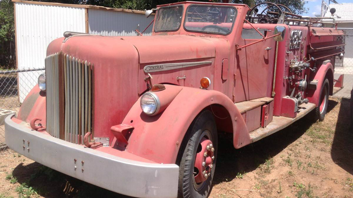 A Fire Fleet! Fire Trucks In El Cajon Barn Finds