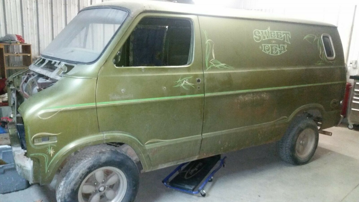 Sweet Pea’s Van 1975 Dodge B100 Barn Finds