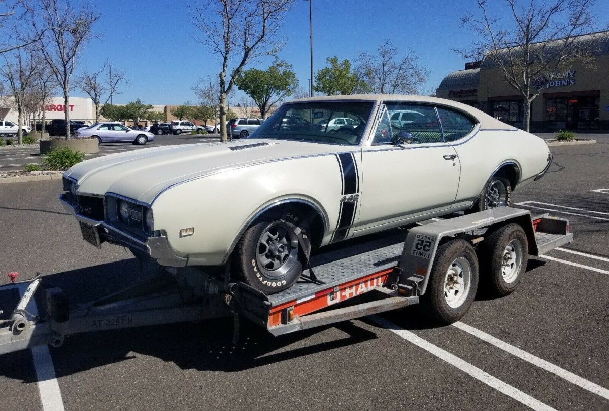 One Owner Survivor 1968 Oldsmobile 442 Barn Finds