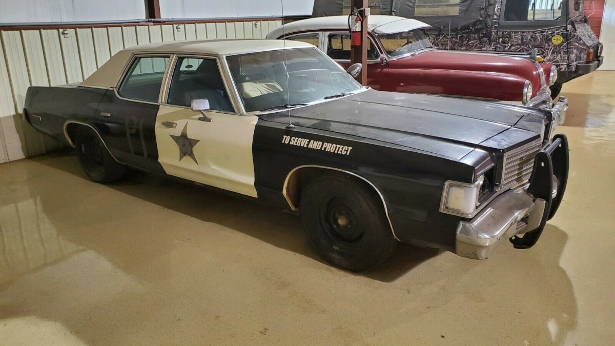 Blues Brothers Replica 1974 Dodge Monaco Barn Finds