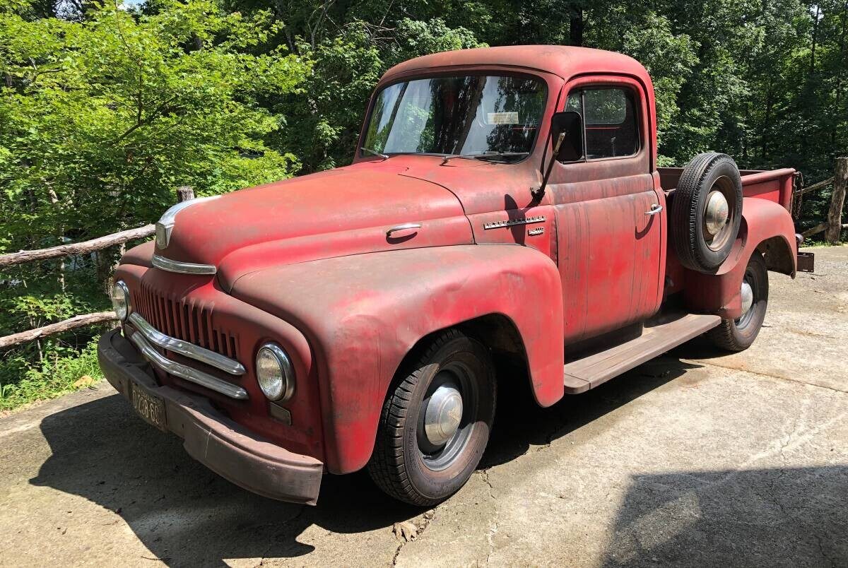 1951 International L110 front driver side Barn Finds