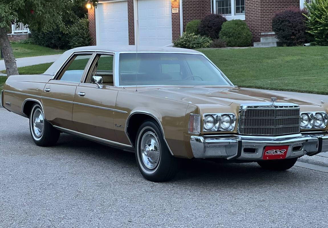 Time Capsule Mopar 1976 Chrysler Newport Barn Finds