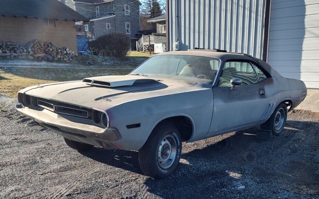 Rolling Project 1971 Dodge Challenger R/T Barn Finds