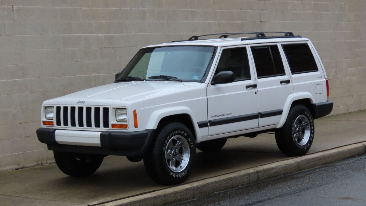 60K Miles 2001 Jeep Cherokee Classic Barn Finds