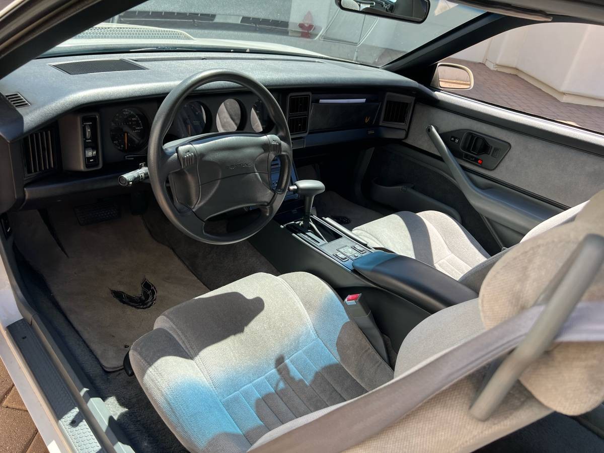Super Clean 1990 Pontiac Firebird Formula 350 Barn Finds