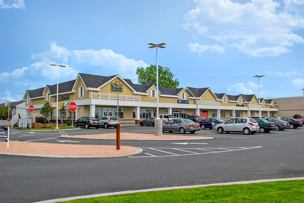Barnum Landing Shopping Center