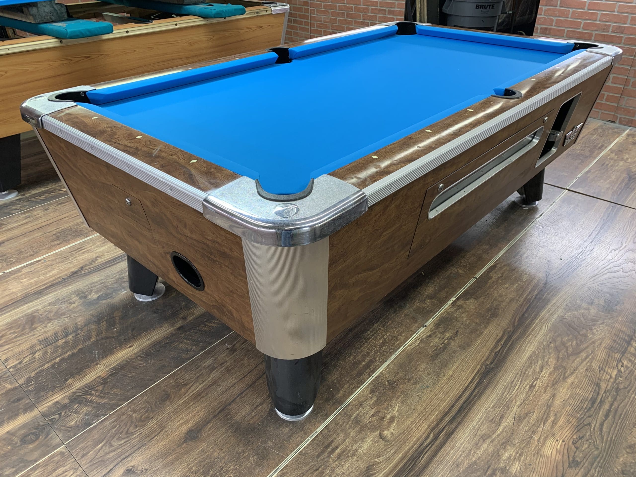 6 1/2 Valley Used Coin Operated Pool Table Used Coin Operated Bar