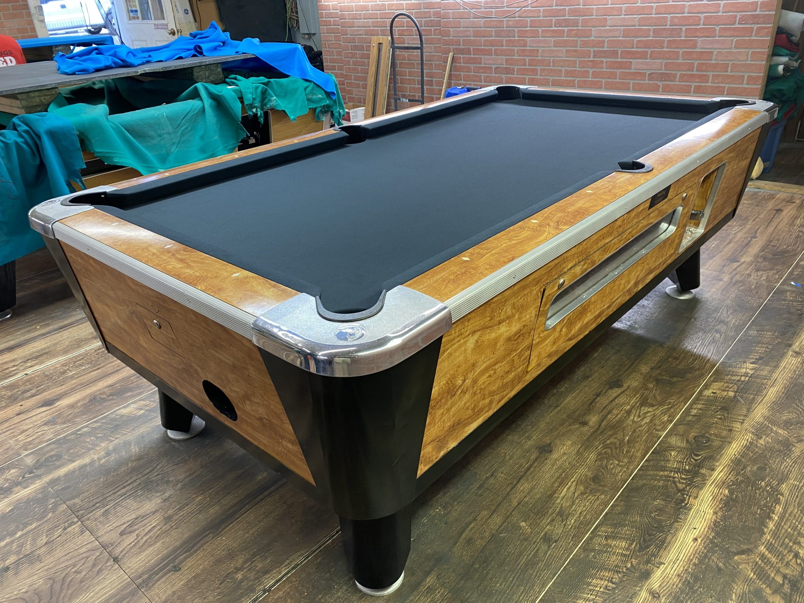 Please make sure to select between the old style or new style of rails for your table. 7′ Valley Orange Oak Used Coin Operated Pool Table | Used ...