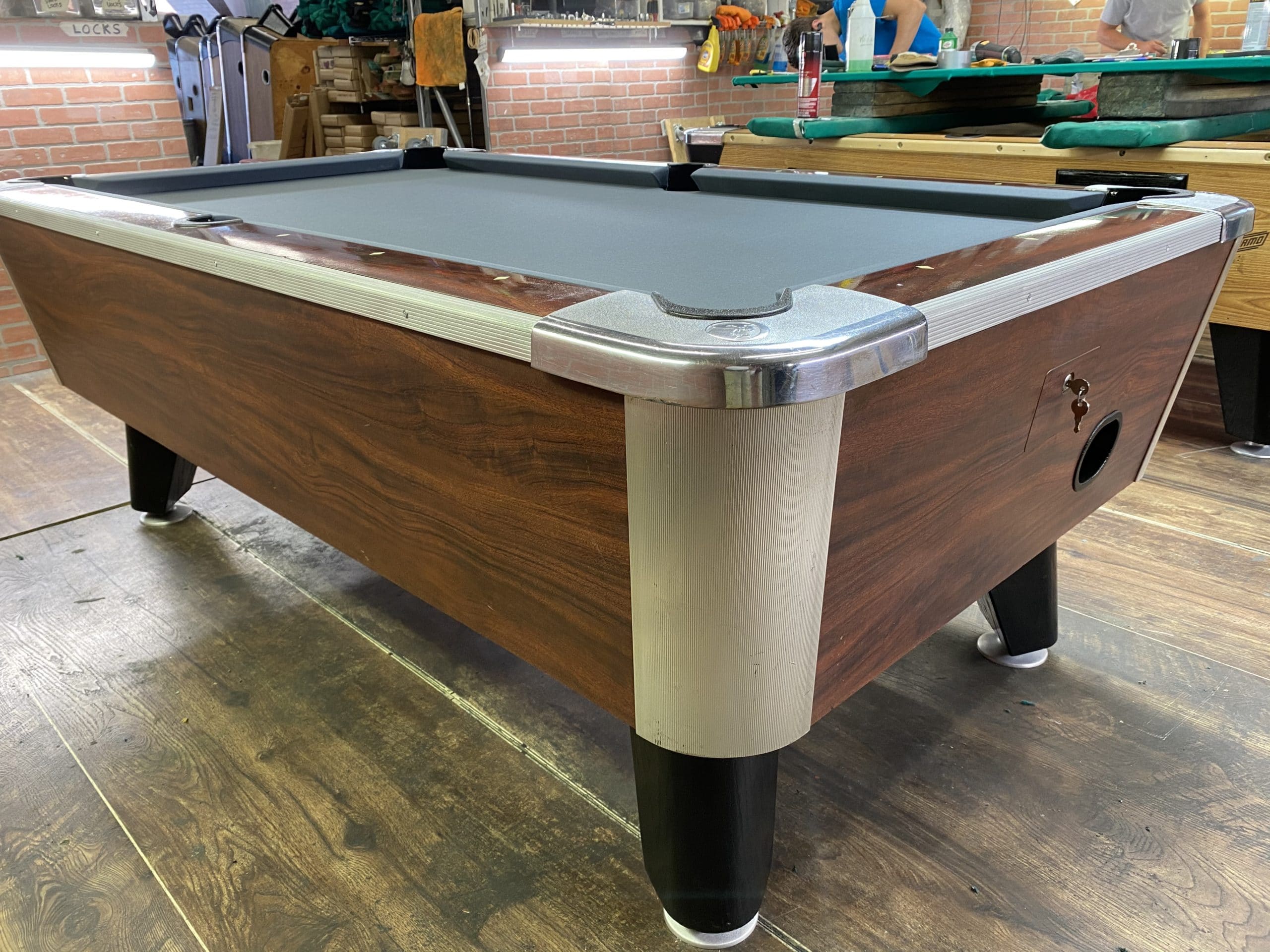 6 1/2 Valley Used Coin Operated Pool Table Used Coin Operated Bar