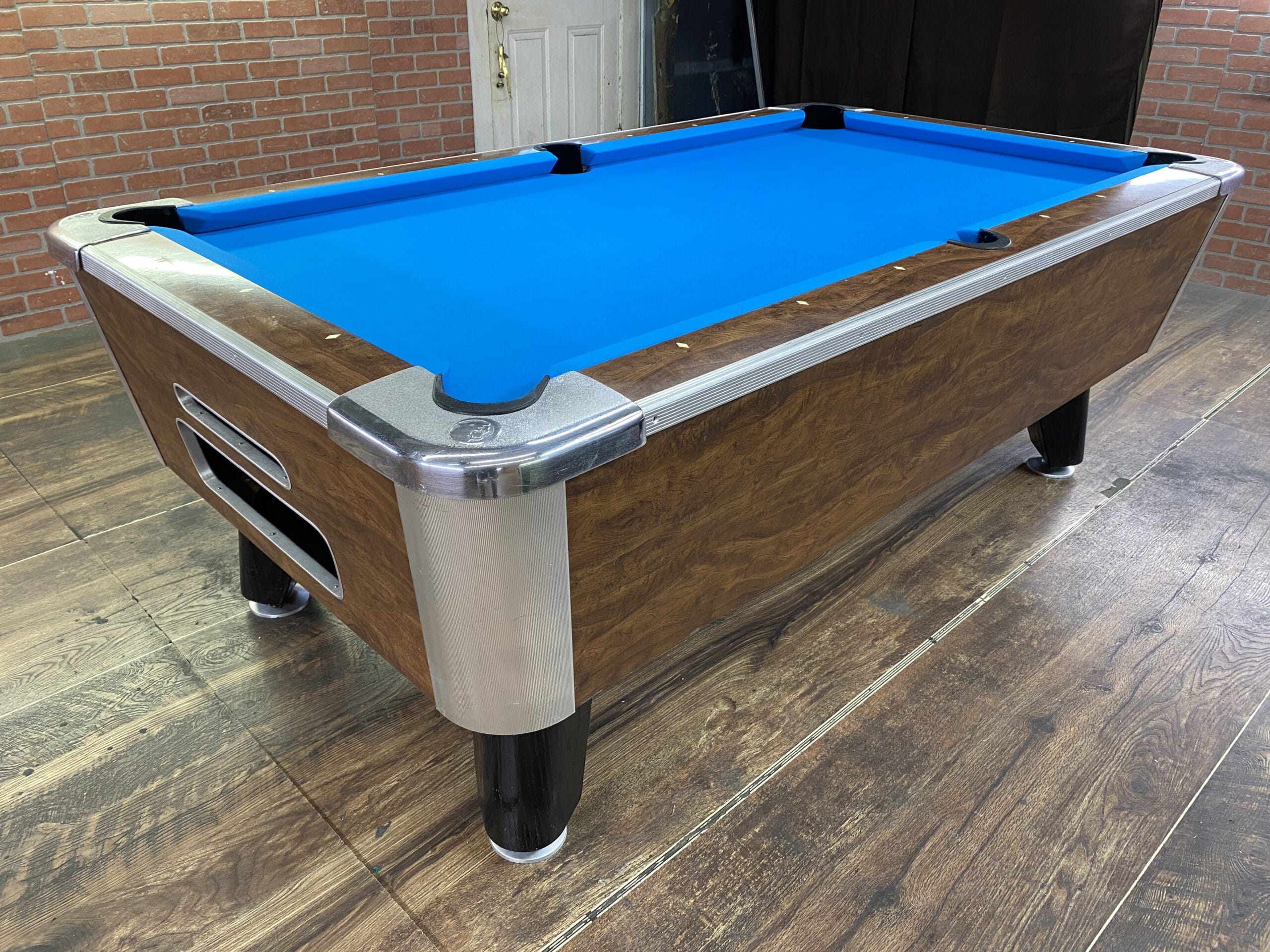 6 1/2 Valley Used Coin Operated Pool Table Used Coin Operated Bar