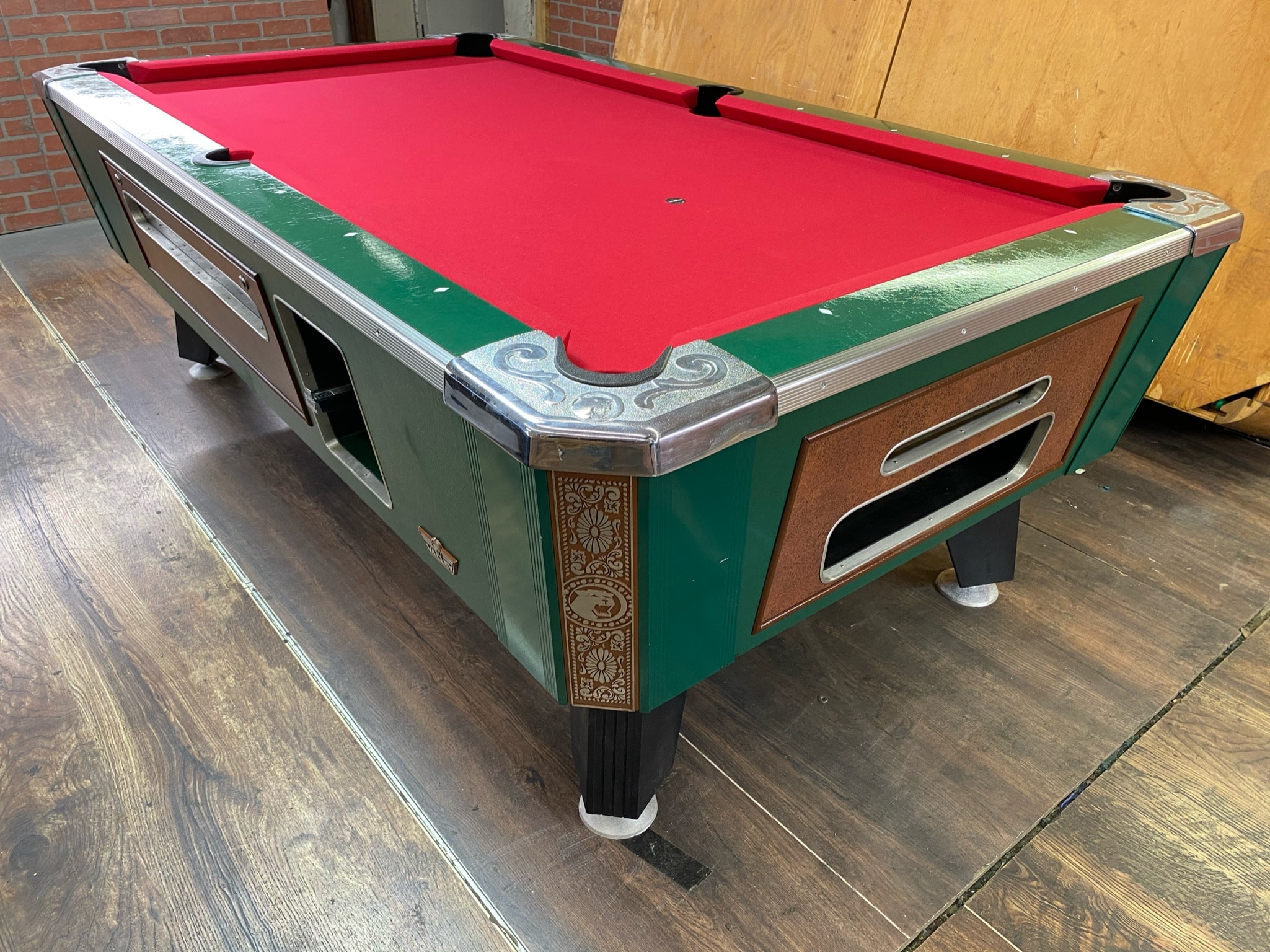 7'Valley Irish Pub Coin Operated Pool Table Used Coin Operated Bar