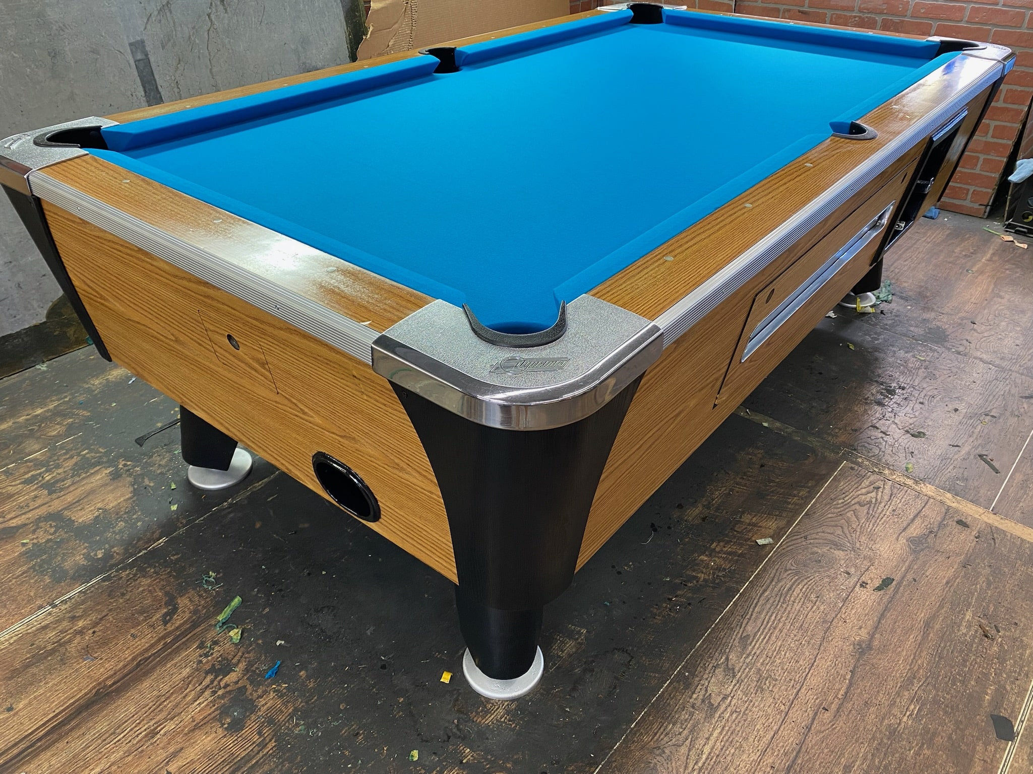 7′ Dynamo Light Oak Used Coin Operated Bar Pool Tables