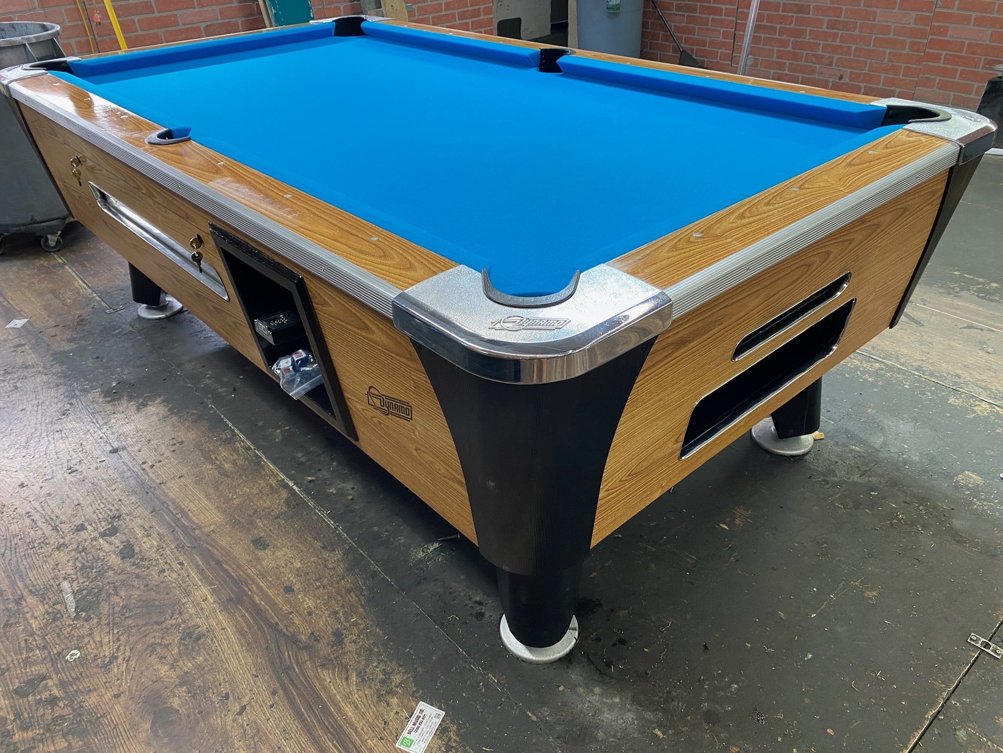 7′ Dynamo Light Oak Used Coin Operated Bar Pool Tables