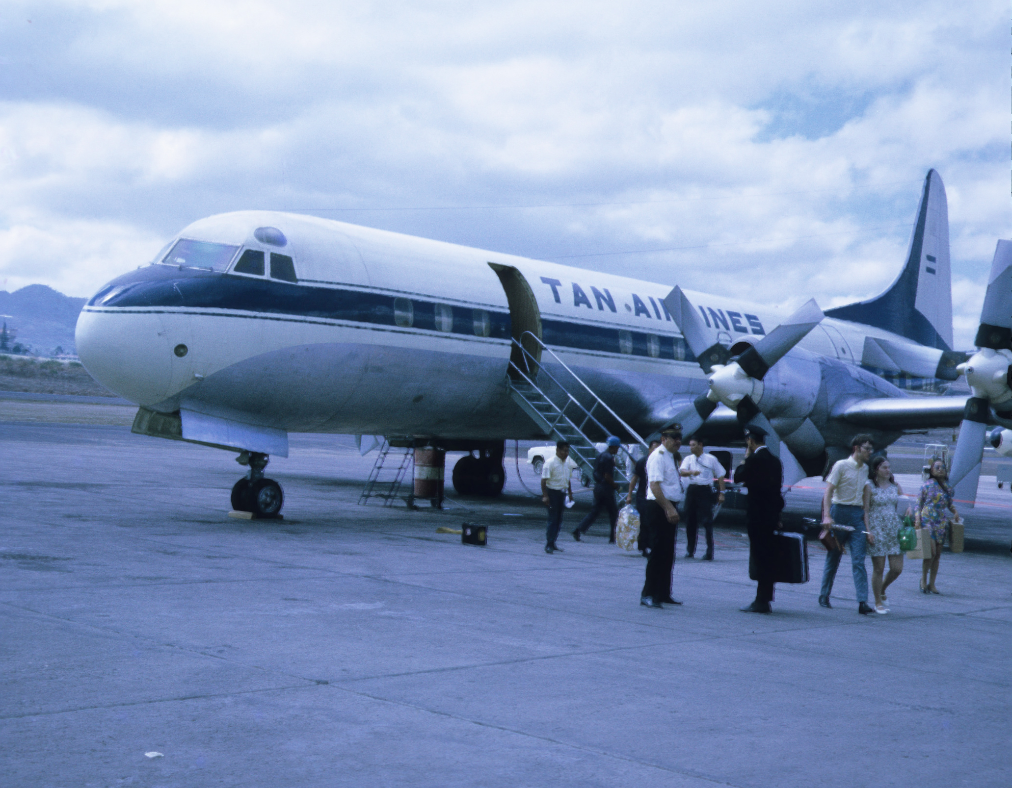 Lockheed L188 Electra, pictures, technical data, history Barrie