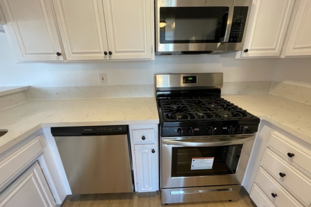 Luxury Apartments in West Los Angeles / Brentwood South