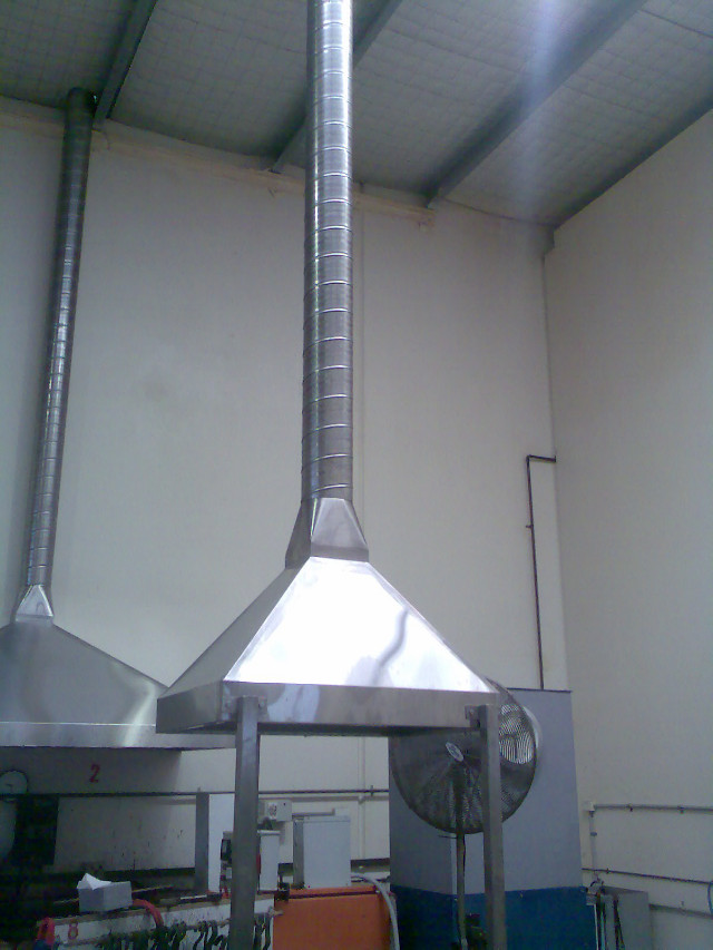 Industrial exhaust hood with extraction for CamTech
