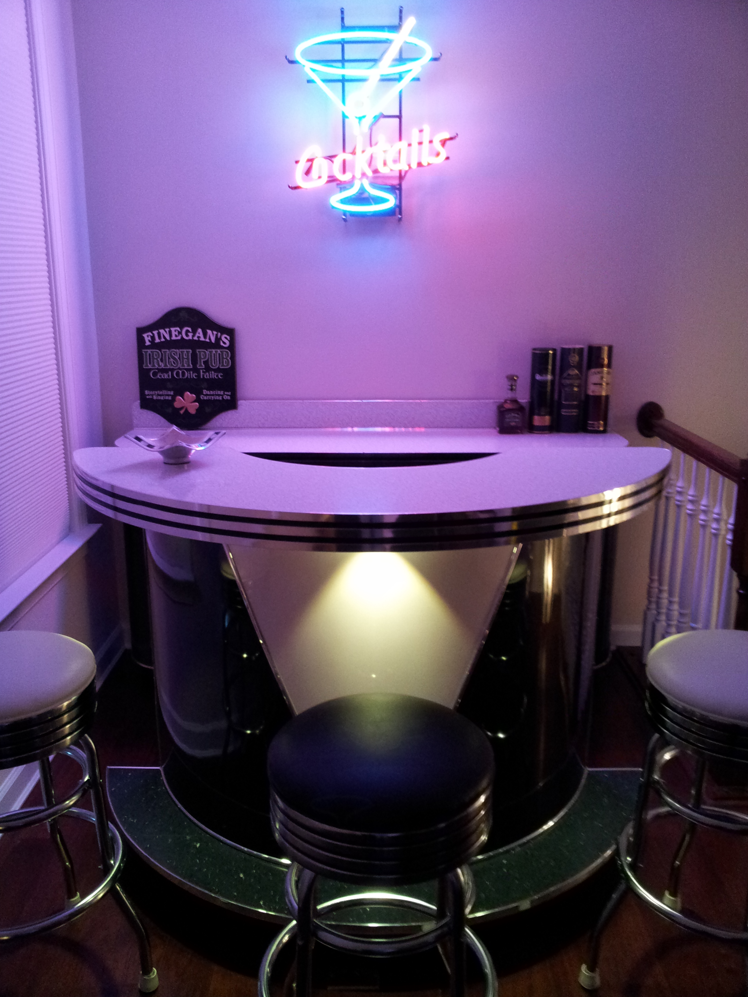 steves_bar3 » Bars & Booths