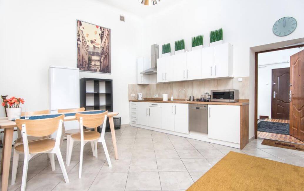 Kraków GDZIE spać? Najlepsze NOCLEGI w Krakowie (tanie hotele