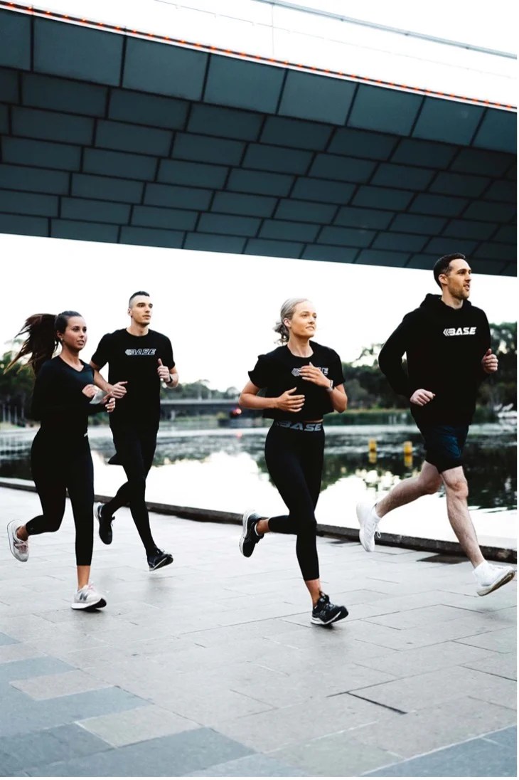 BASE COMPRESSION The Benefits of BASE Compression Tights