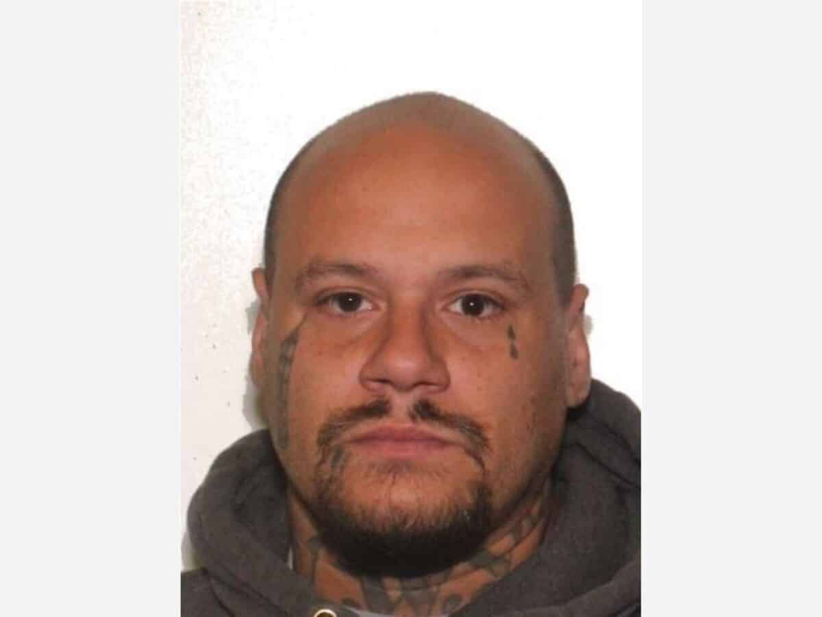 Wagoner County deputies, FBI, tribal police searching for suspect in