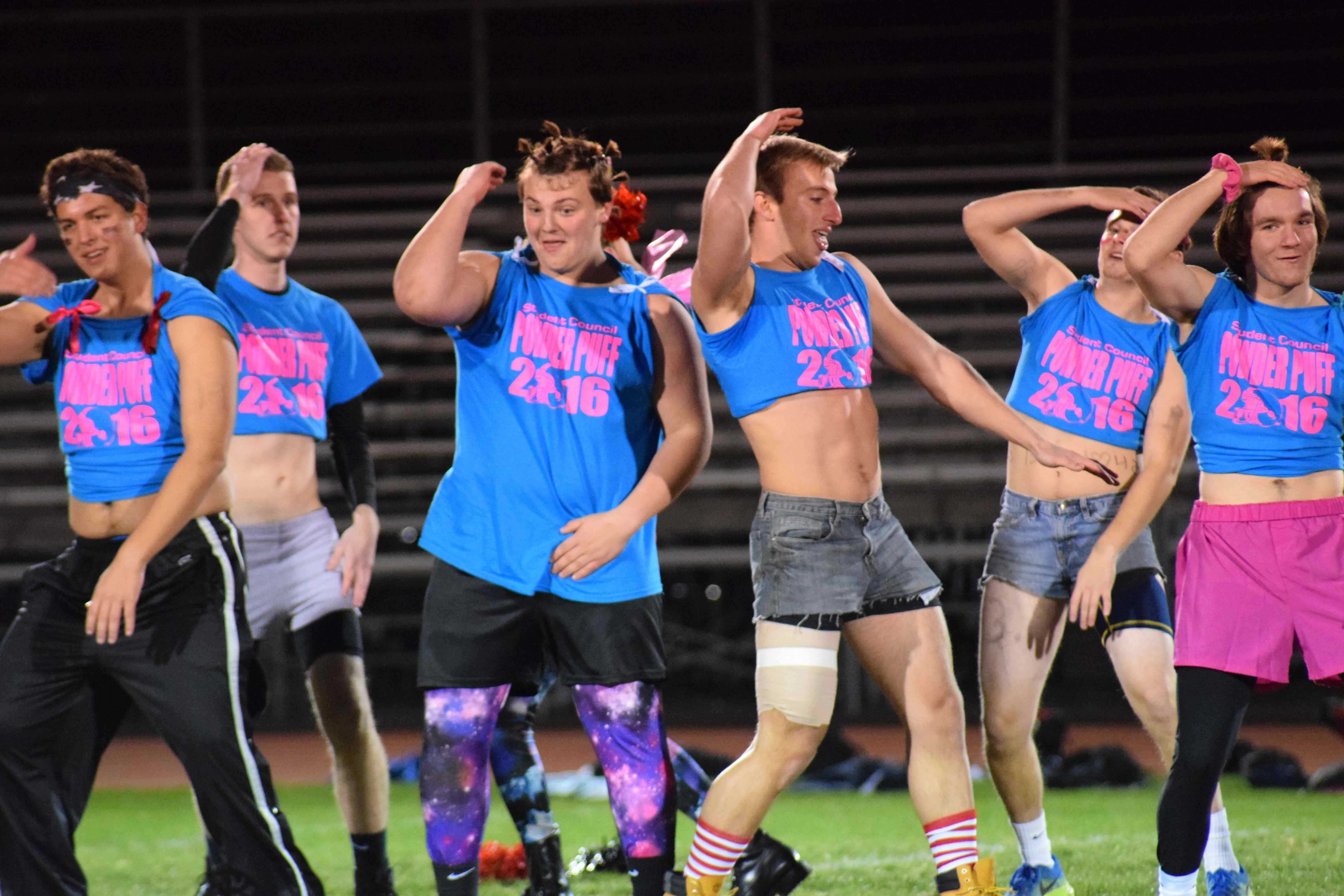 BASH Cub Seniors Beat Juniors in 2016 Powderpuff